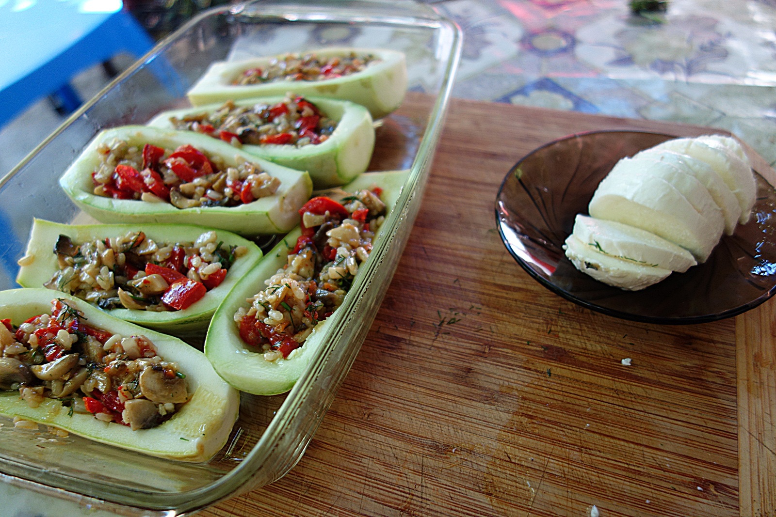 Dovlecei umpluti cu ciuperci si orez