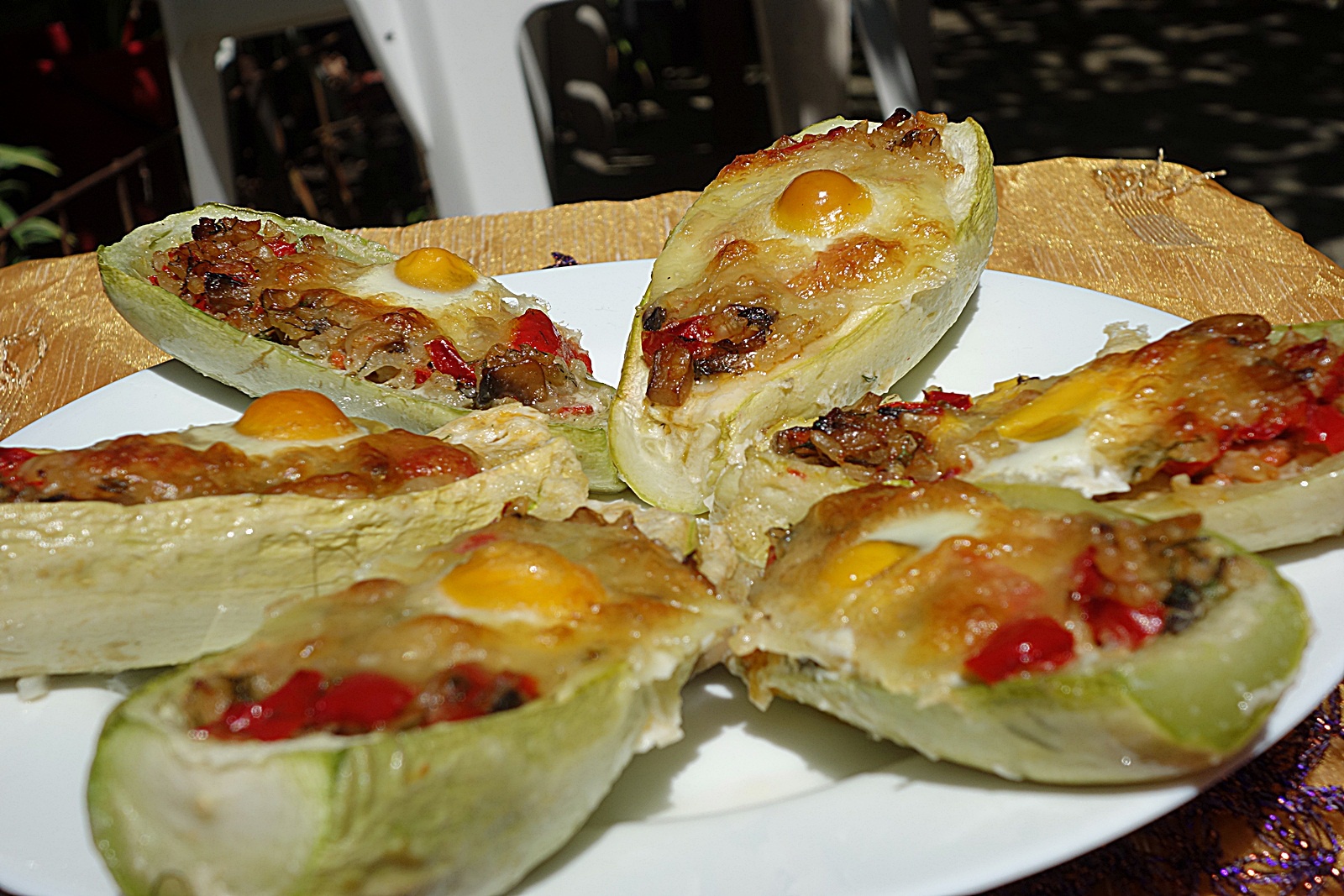 Dovlecei umpluti cu ciuperci si orez