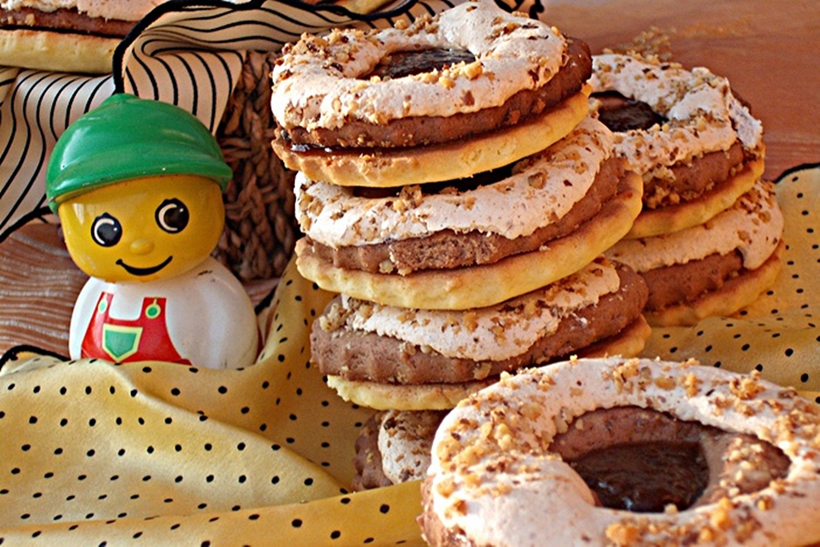 Fursecuri cu bezea si nuca