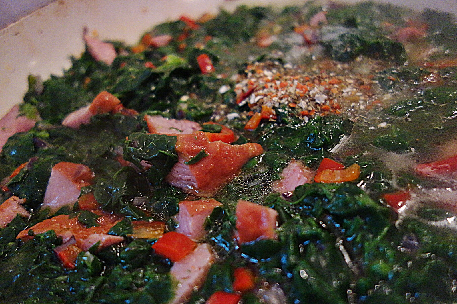 Mancarica scazuta din spanac verde cu afumatura