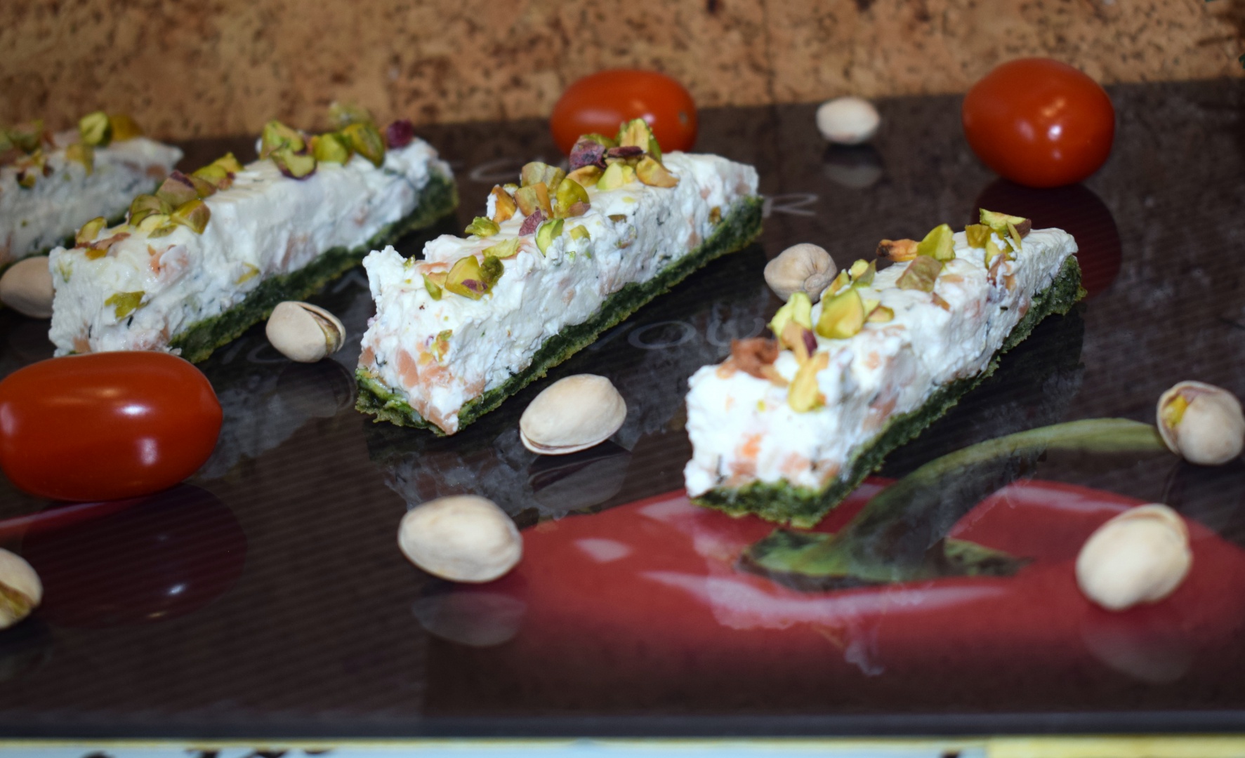 Aperitiv cu spanac, crema de branza si somon