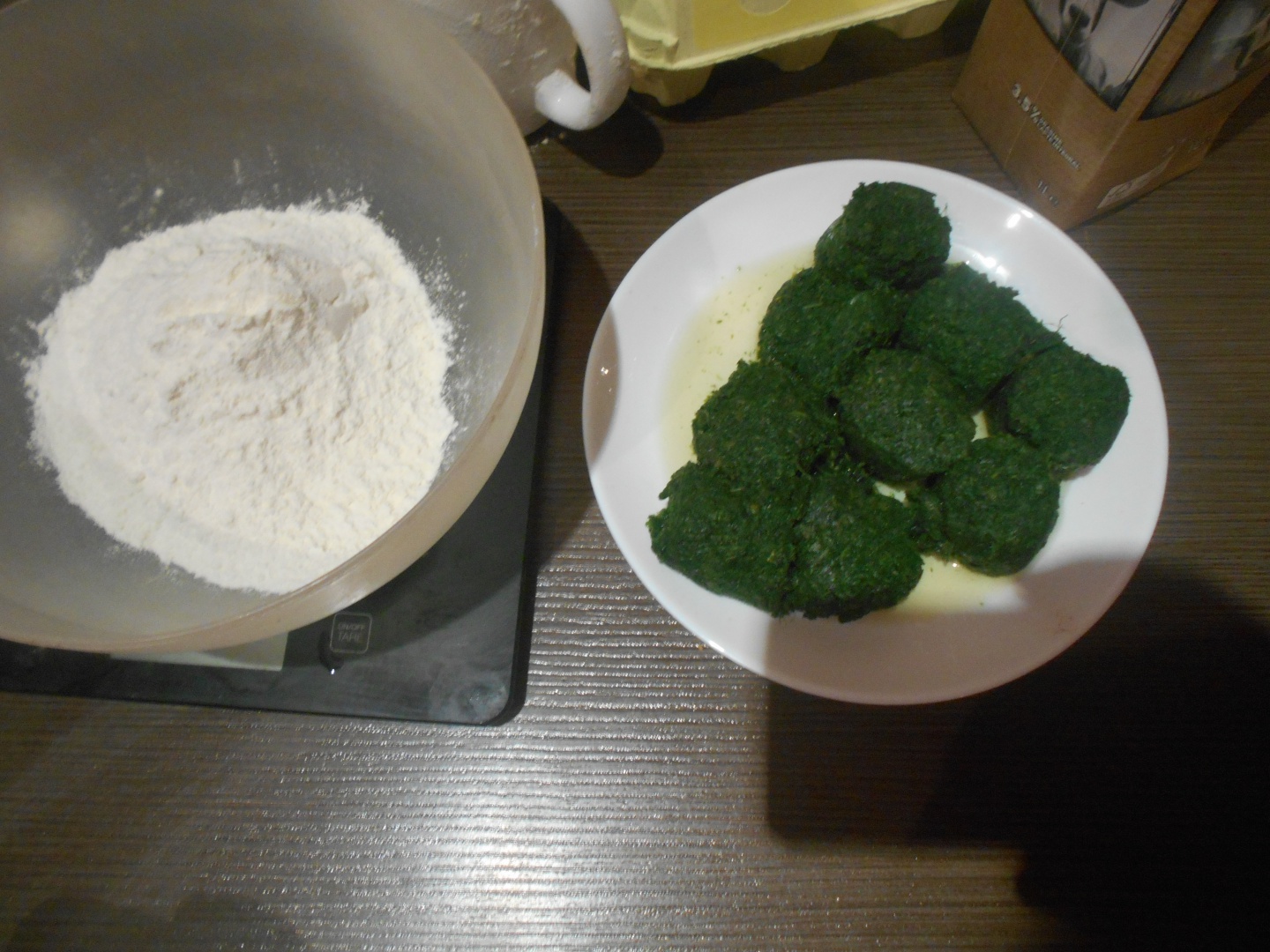 Aperitiv cu spanac, crema de branza si somon