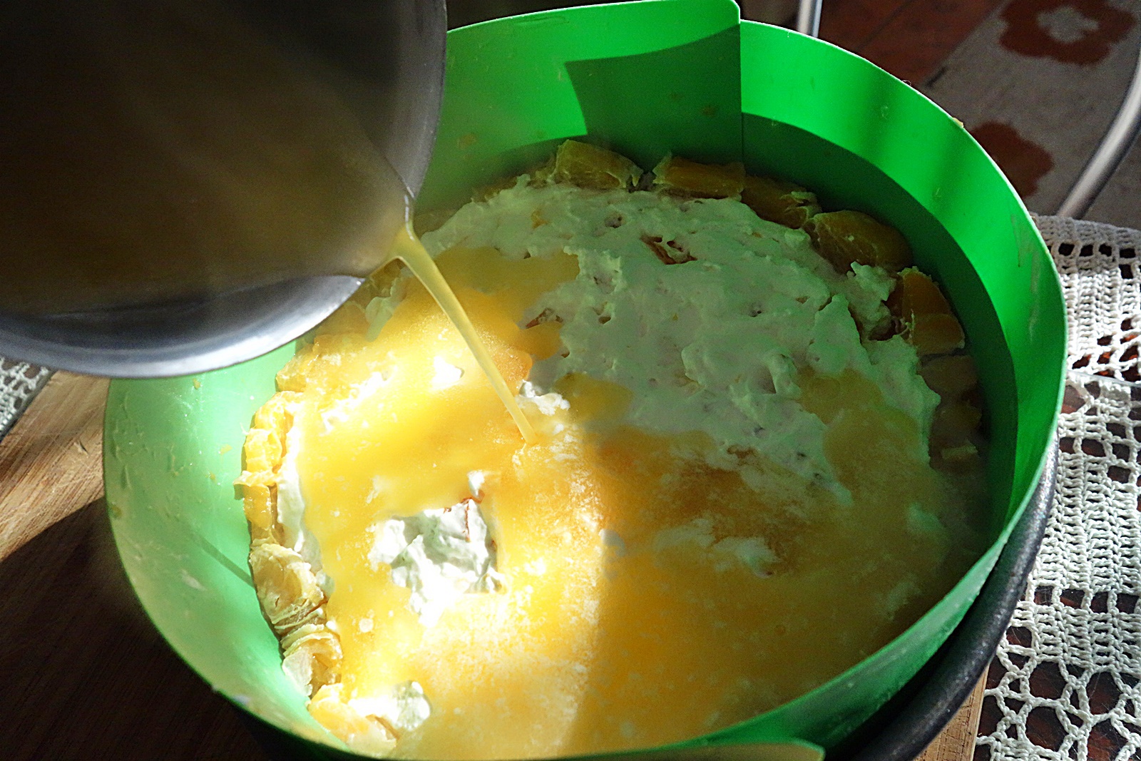 Cheesecake cu aroma de citrice si coaja caramelizata de portocala