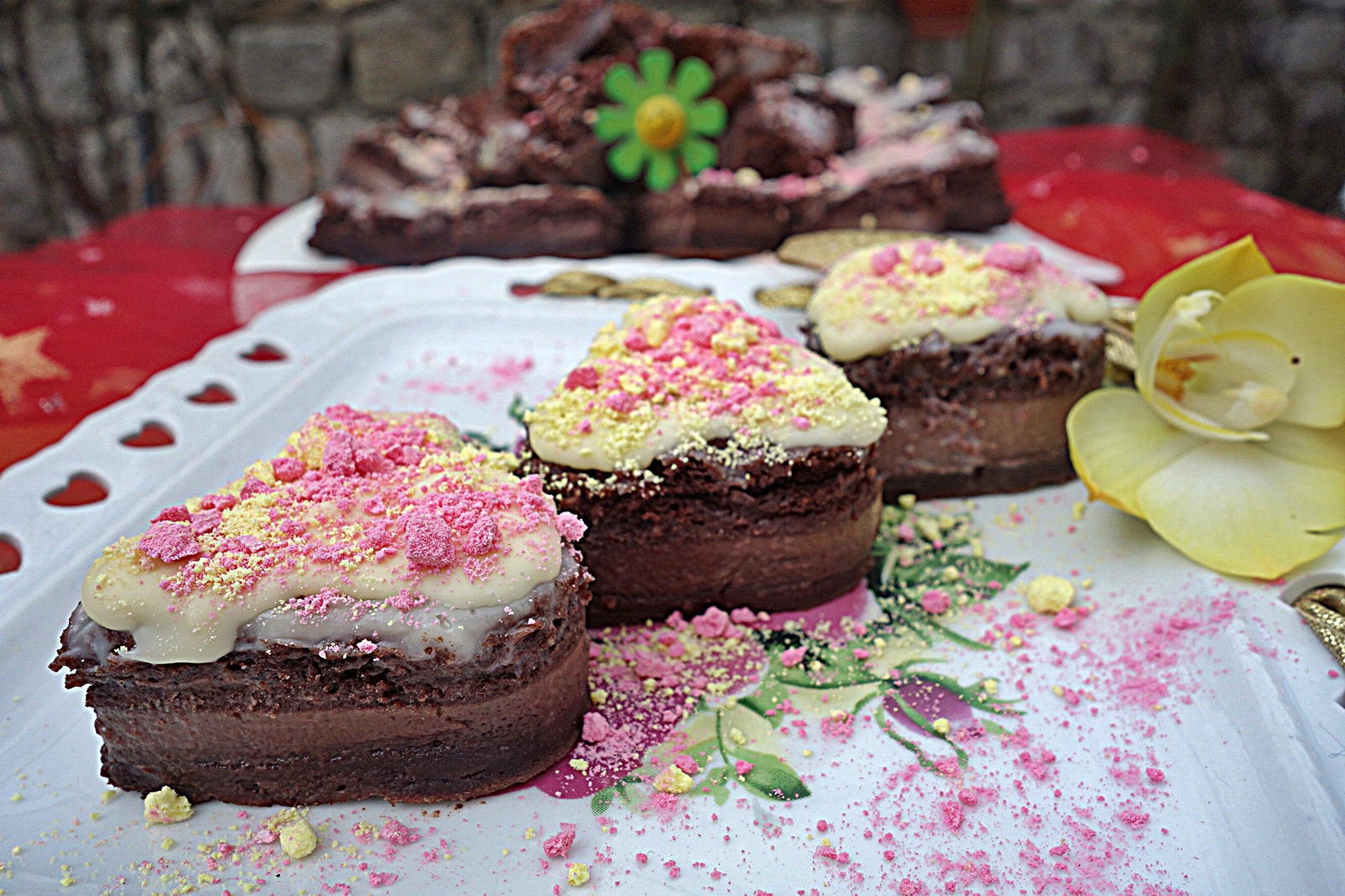 Inimioare inteligente cu ciocolata alba si bezele