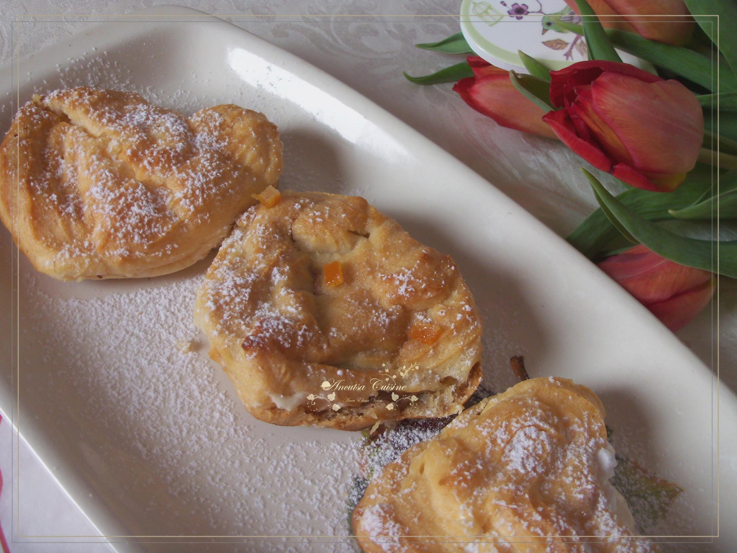 Ecleruri cu vanilie, ciocolata si limeta