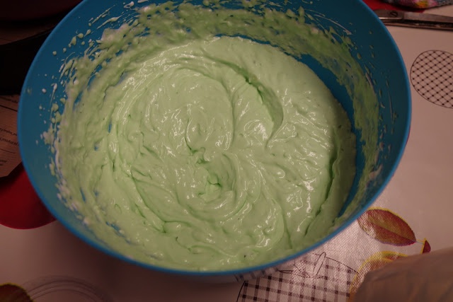 Tort Profiterol in ciocolata