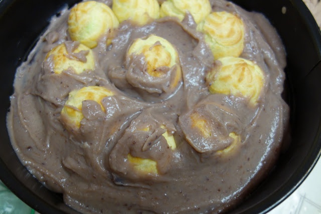 Tort Profiterol in ciocolata