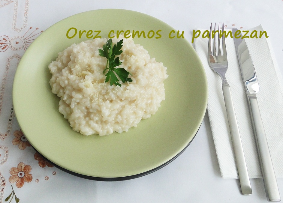 Orez cremos cu parmezan