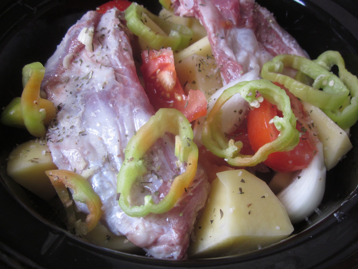 Coaste de miel cu legume la CrockPot