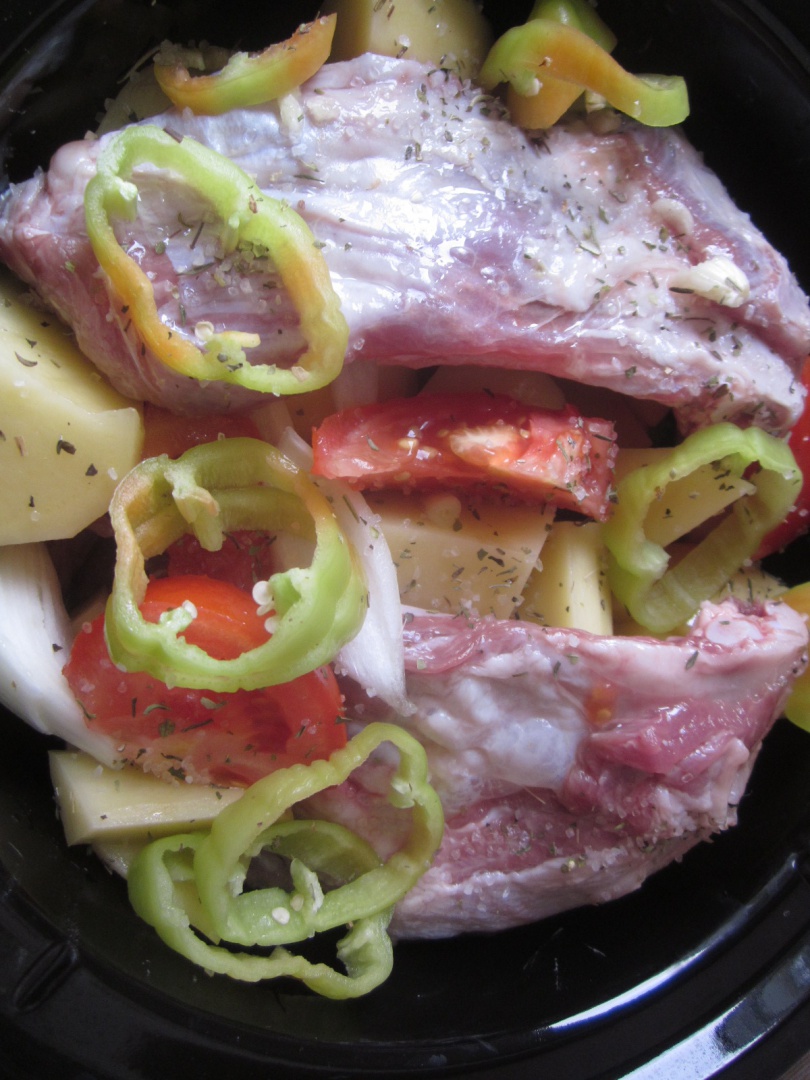 Coaste de miel cu legume la CrockPot