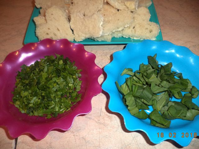 Bruschete inimioare si fluturasi cu calamari si ghimbir