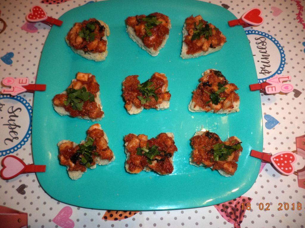 Bruschete inimioare si fluturasi cu calamari si ghimbir