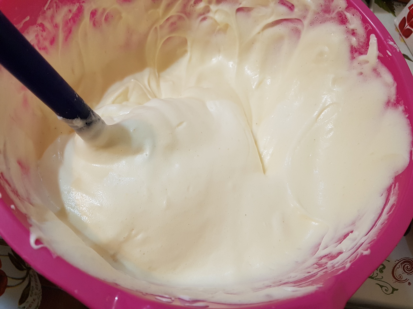 Tarta cu mere caramelizate si frisca