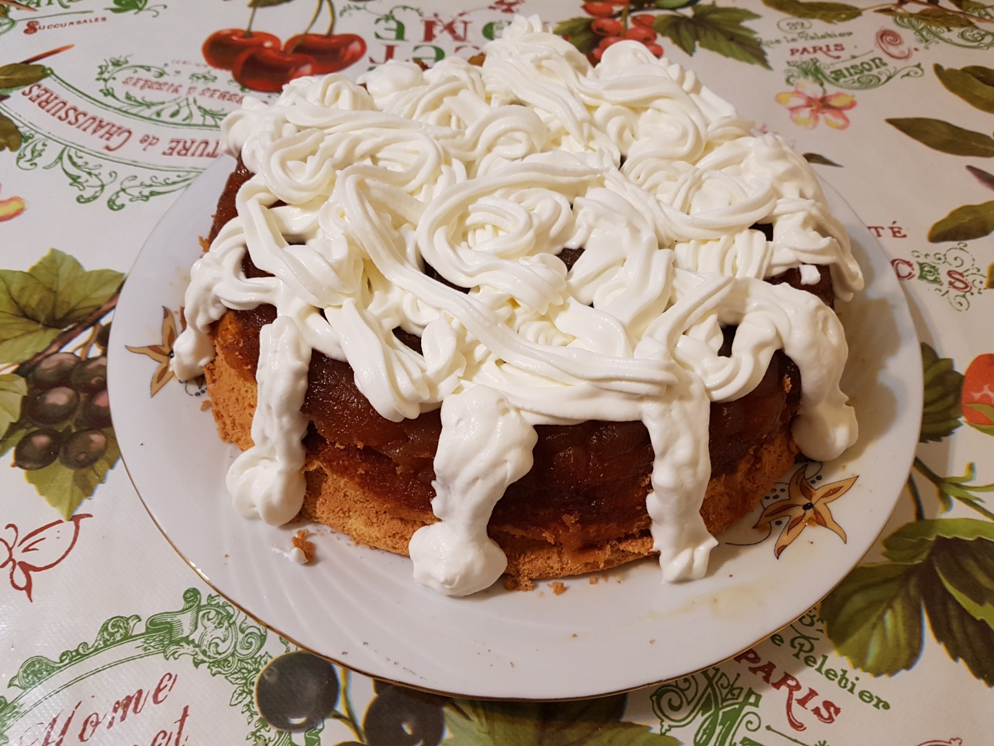 Tarta cu mere caramelizate si frisca