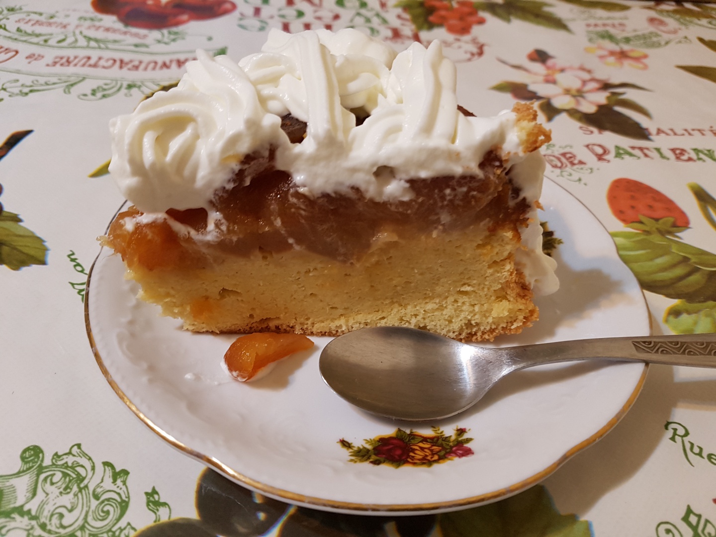 Tarta cu mere caramelizate si frisca