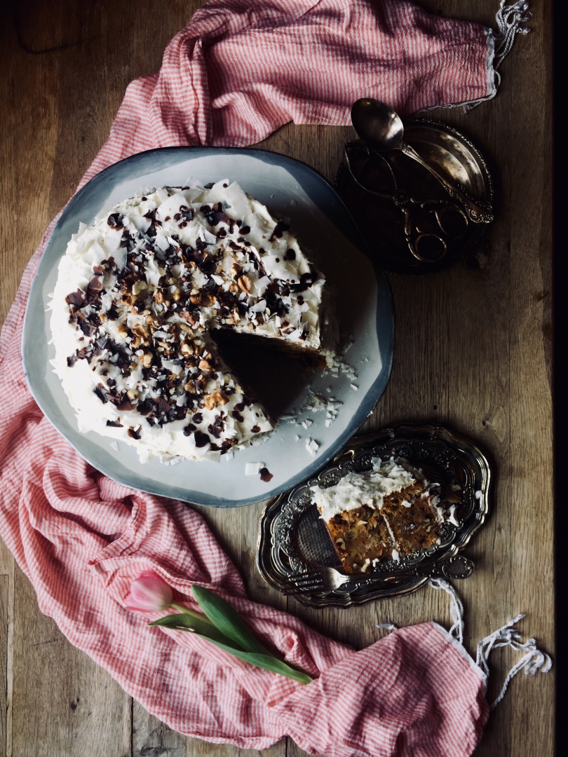 Tort cu morcovi si crema de branza