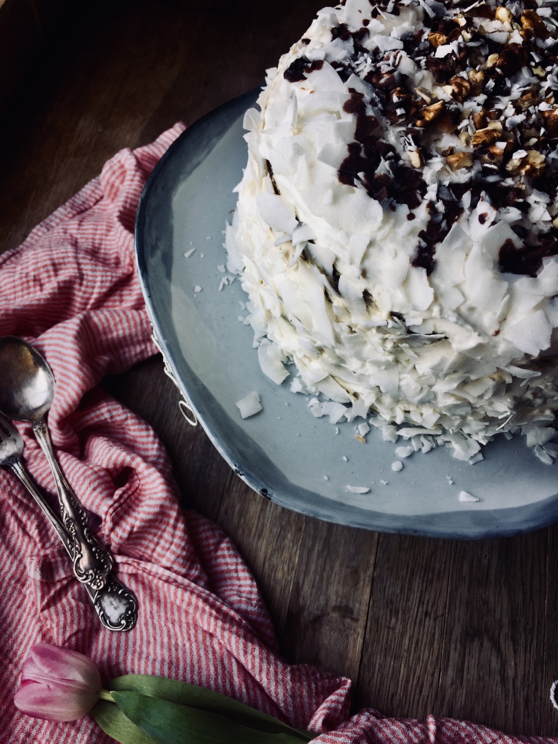 Tort cu morcovi si crema de branza