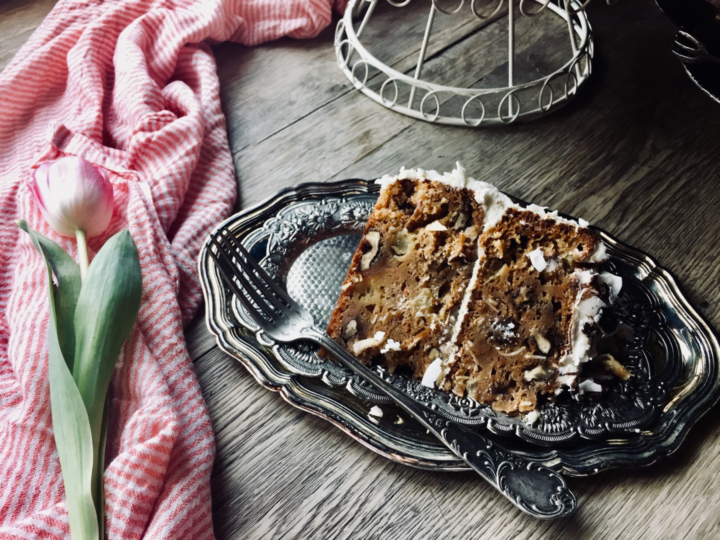 Tort cu morcovi si crema de branza