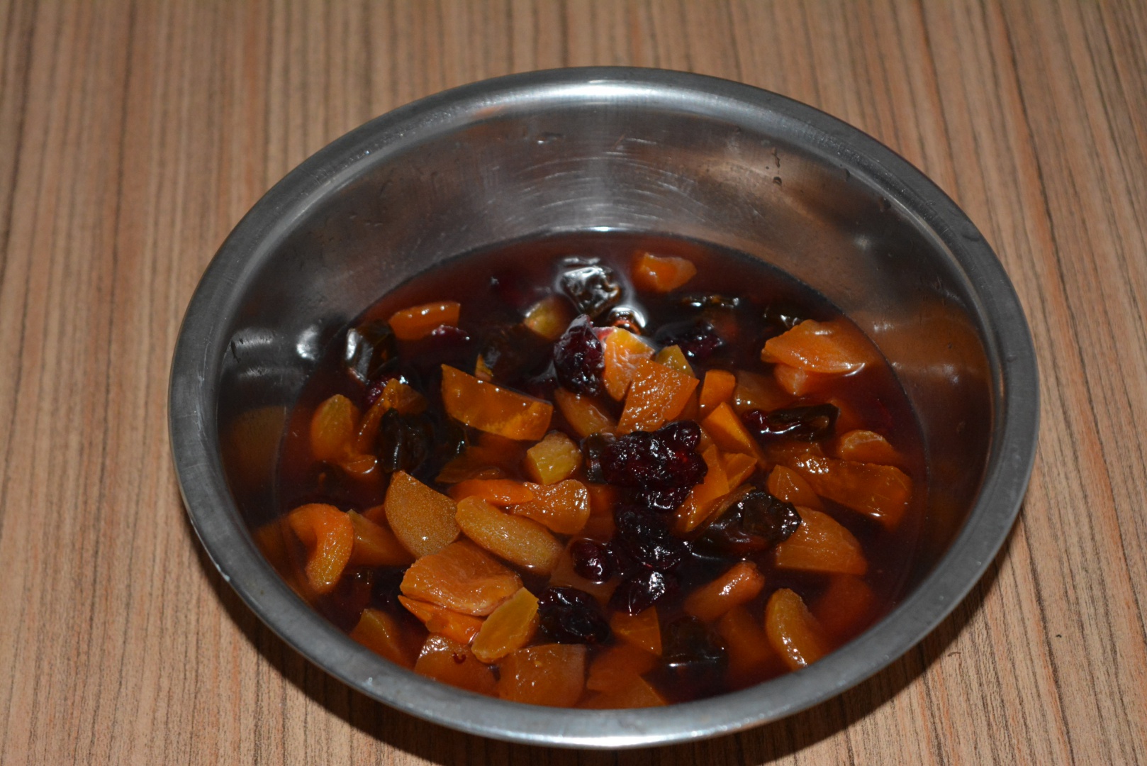 Pasca cu branza, fulgi de cocos si fructe confiate