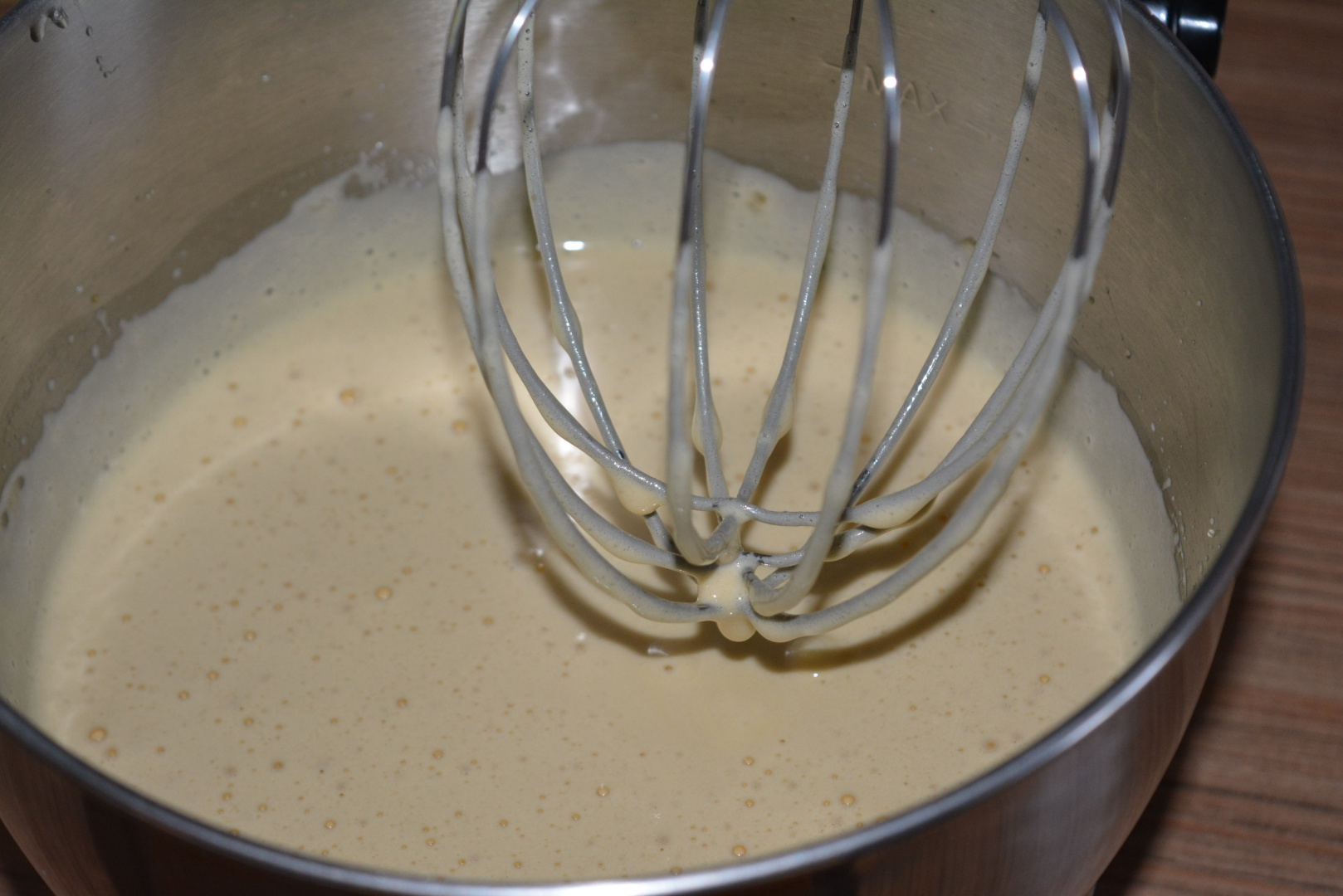 Pasca cu branza, fulgi de cocos si fructe confiate