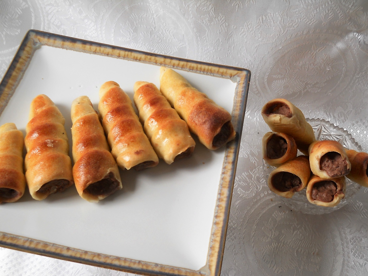 Rulouri cu crema de naut