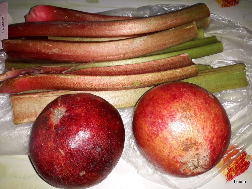 Dulceata cu rubarba zmeura si capsune