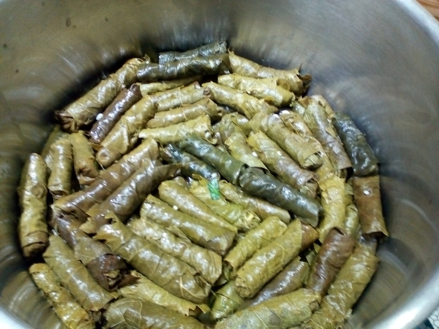 Sarmalute in foi de vita cu orez si legume yalangi (arabesti)