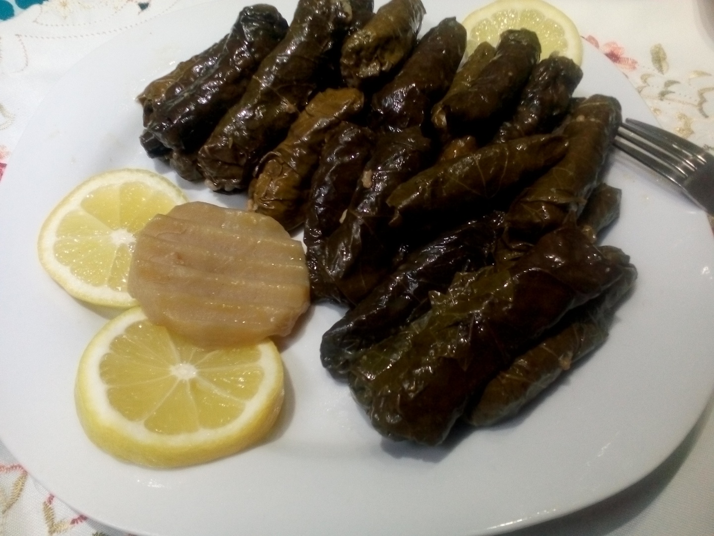 Sarmalute in foi de vita cu orez si legume yalangi (arabesti)