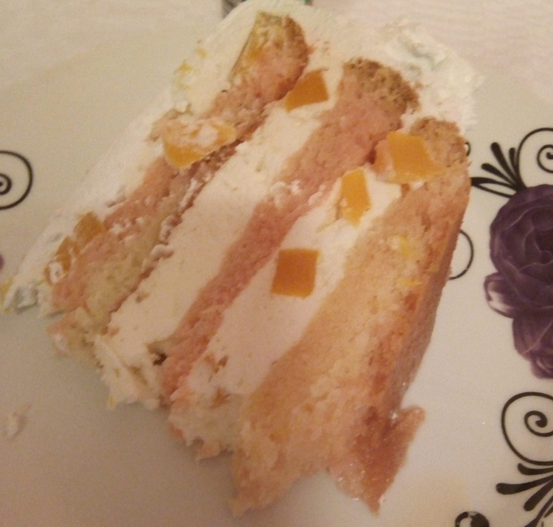 Tort racoritor cu crema de iaurt si piersici