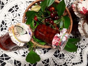 Dulceata de cirese cu menta
