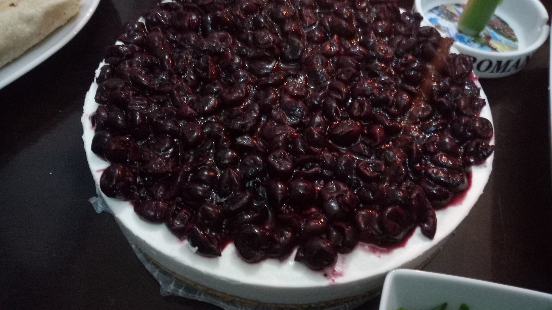 Cheesecake cu visine la rece (fara coacere)