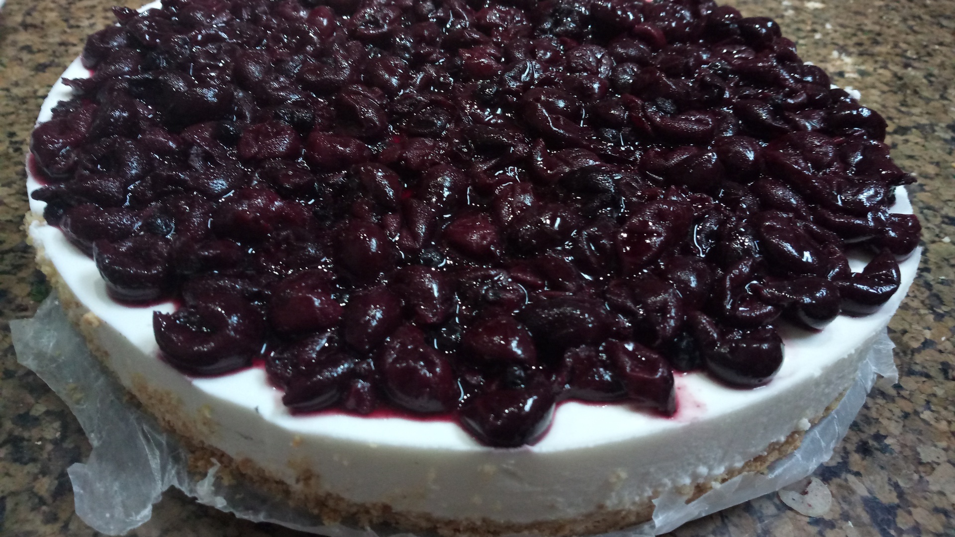 Cheesecake cu visine la rece (fara coacere)