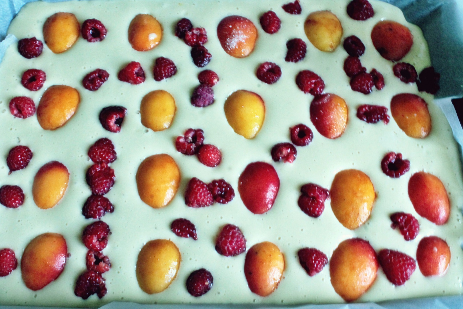 Prajitura cu caise si zmeura