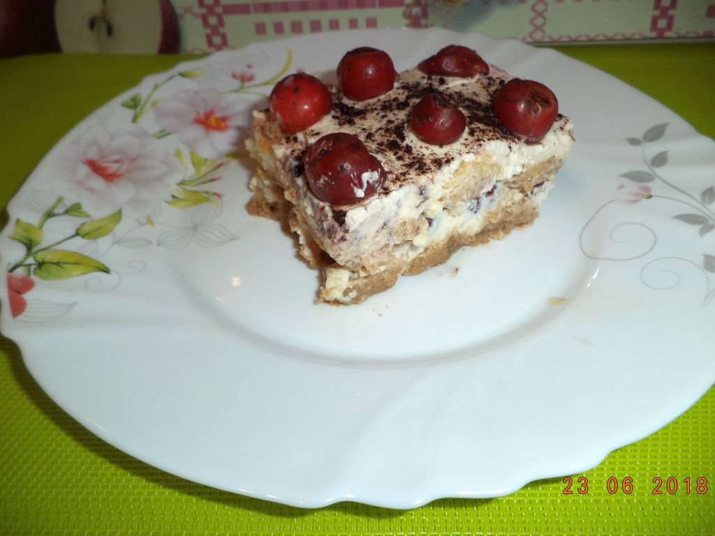 Tiramisu cu visine