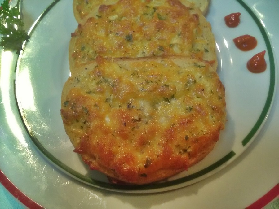 Sandwich cald cu cascaval