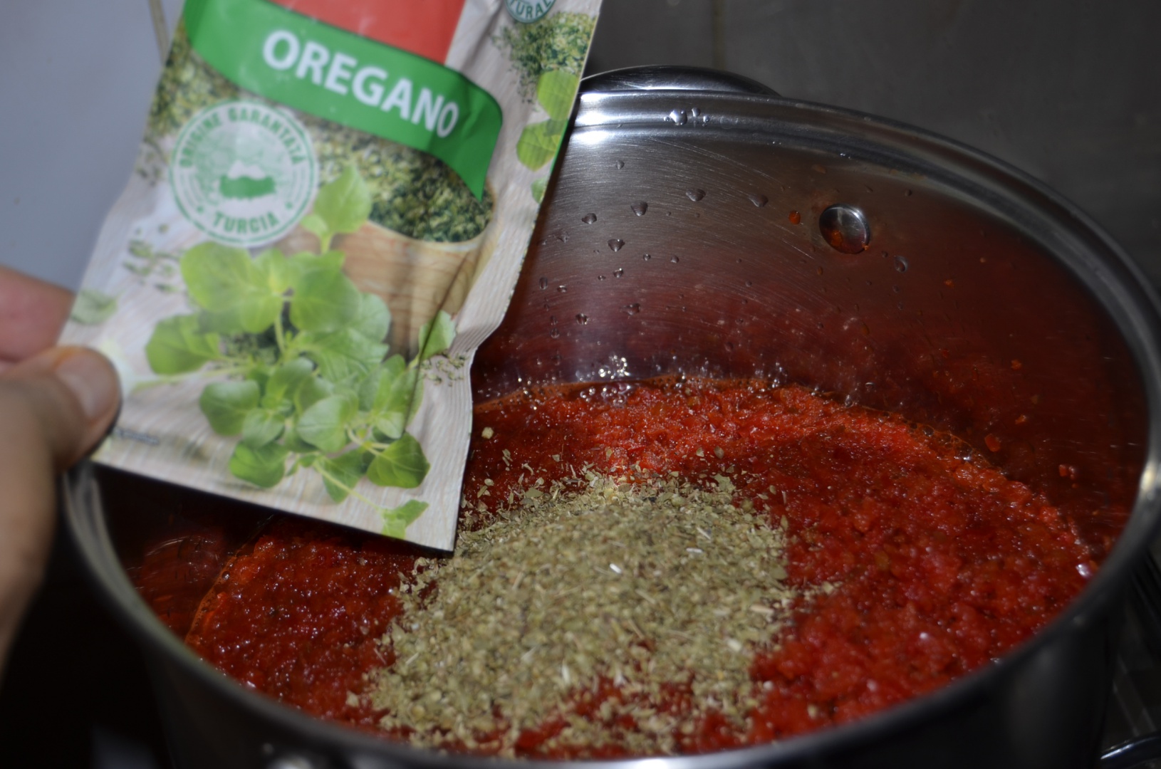 Bulion de gogosari cu ierburi aromate