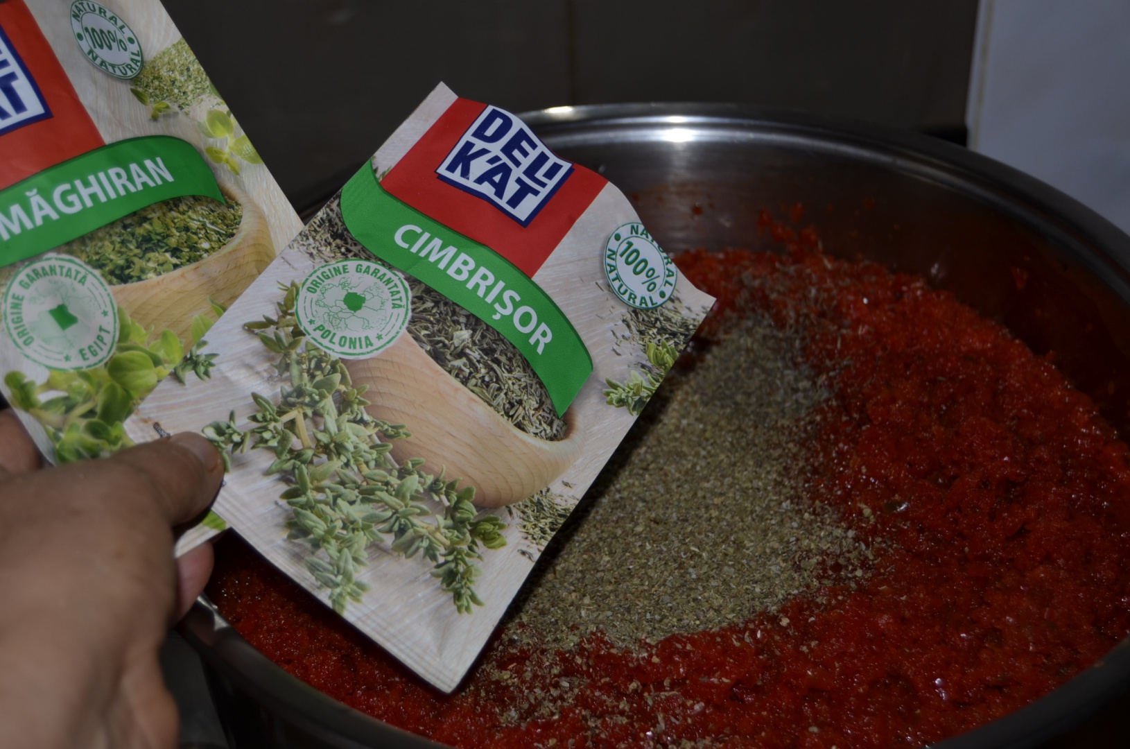 Bulion de gogosari cu ierburi aromate