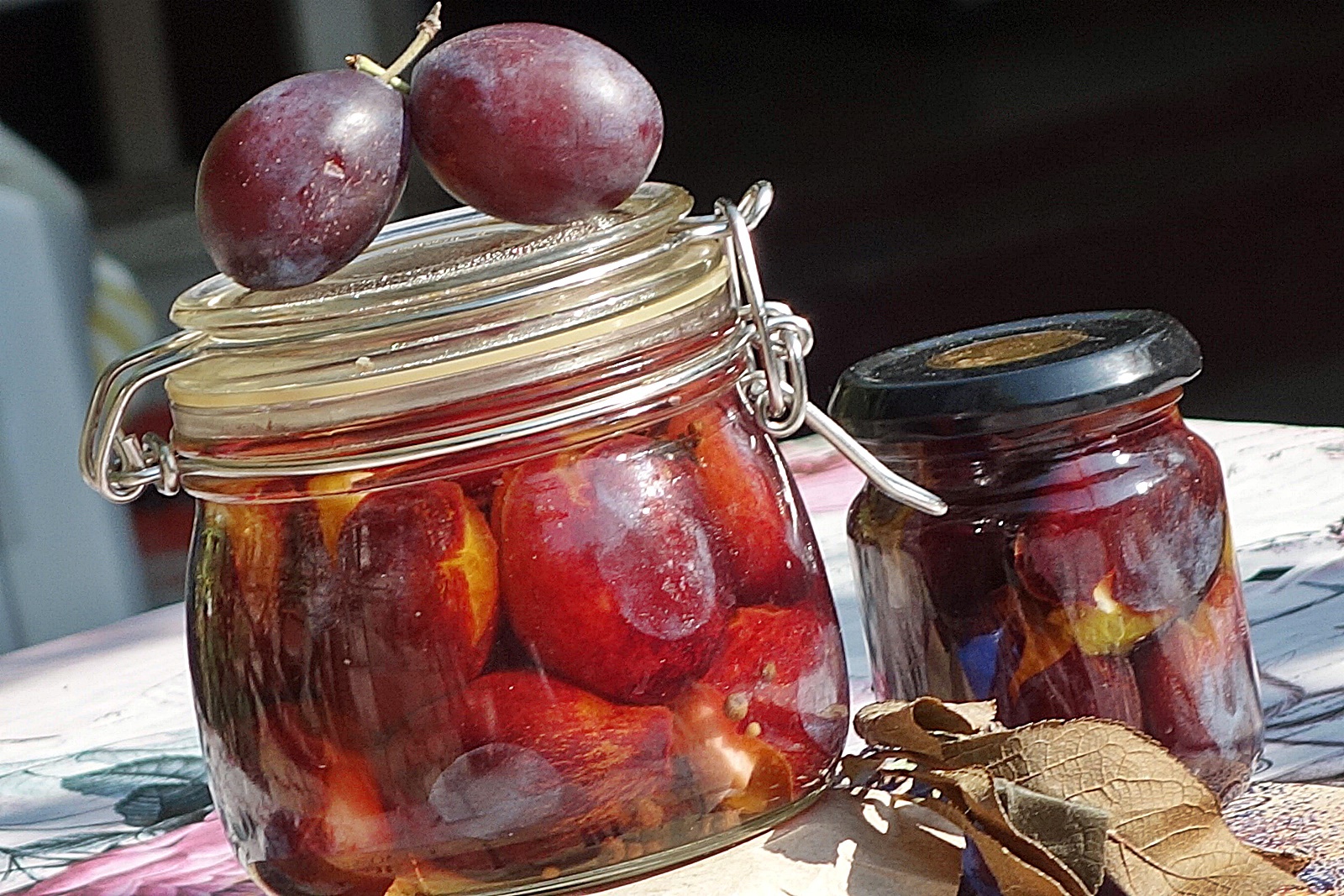 Prune marinate cu usturoi