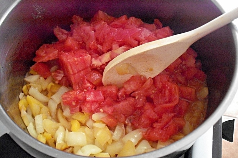 Sos picant mediteranean