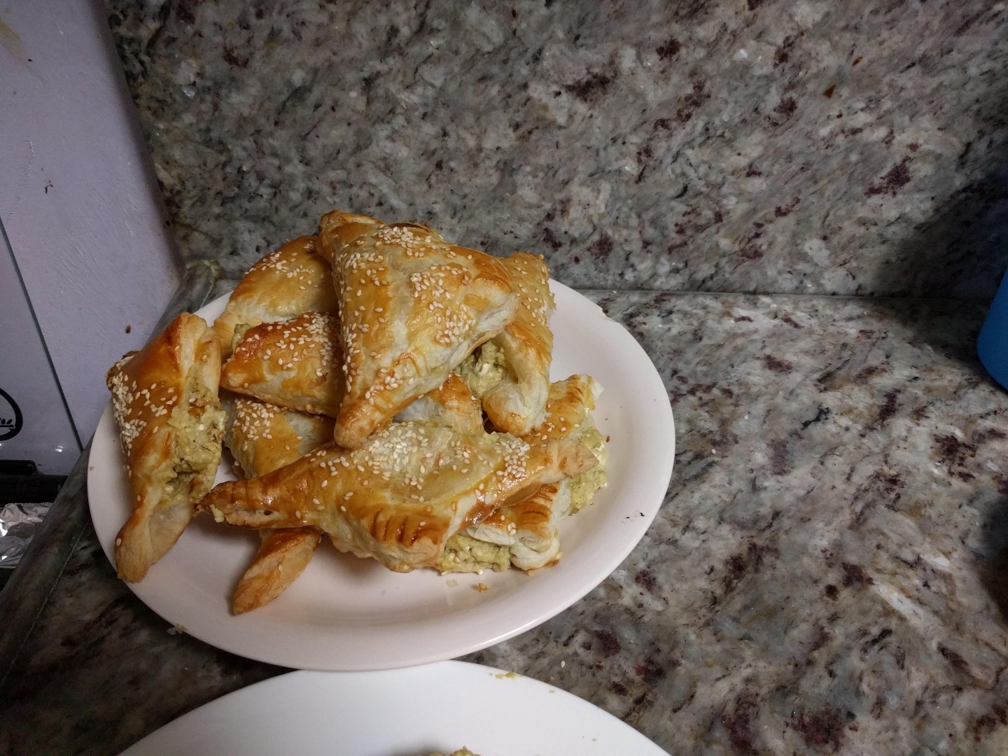 Pateuri cu branza sarata si vanata