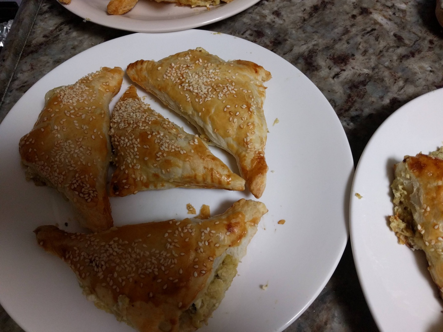 Pateuri cu branza sarata si vanata