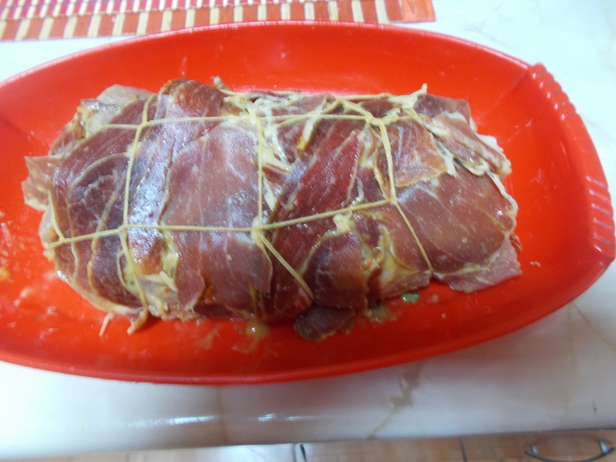 Cotlet de porc in aluat, cu varza si cartofi