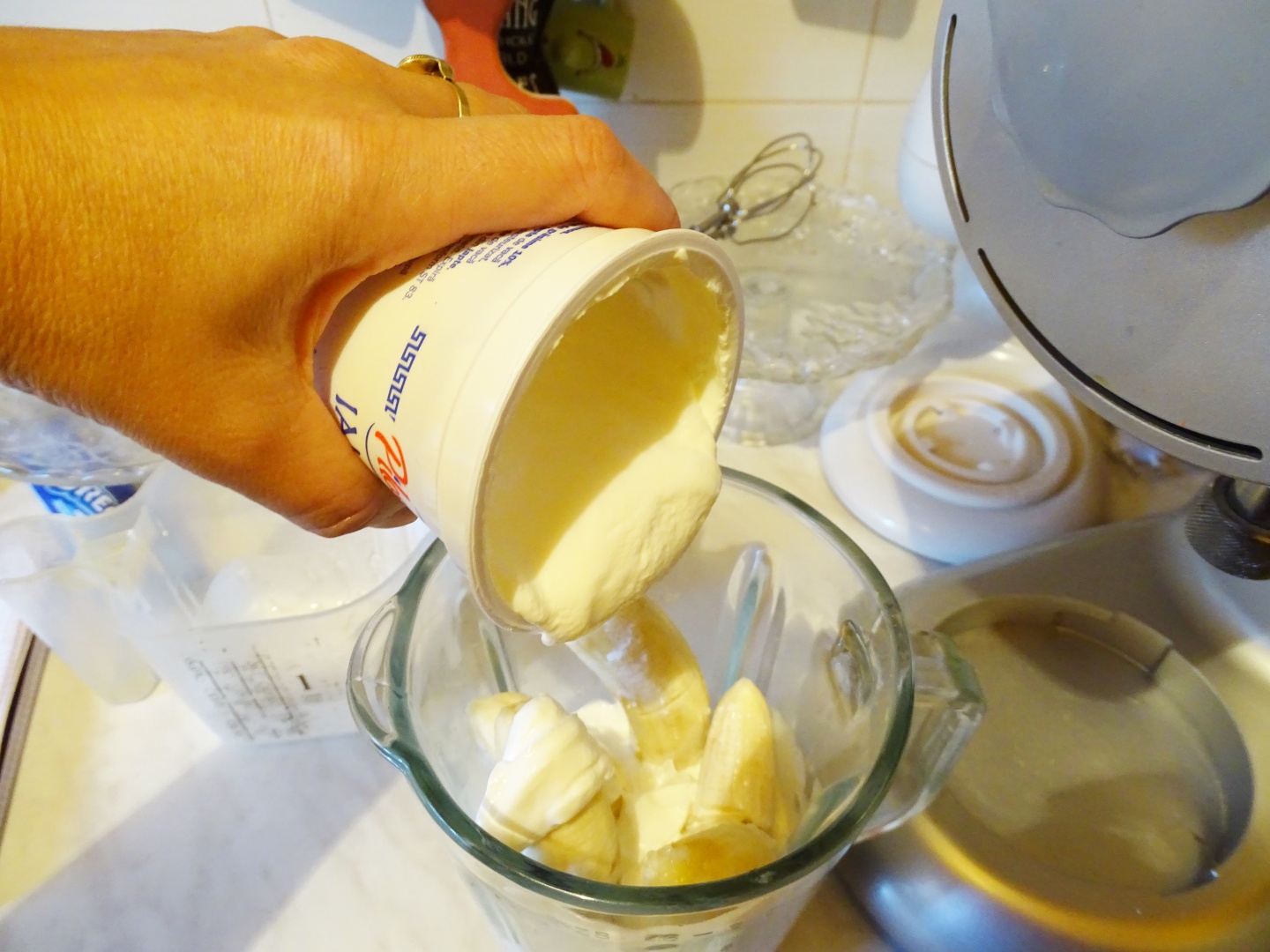 Tort cu iaurt si banane