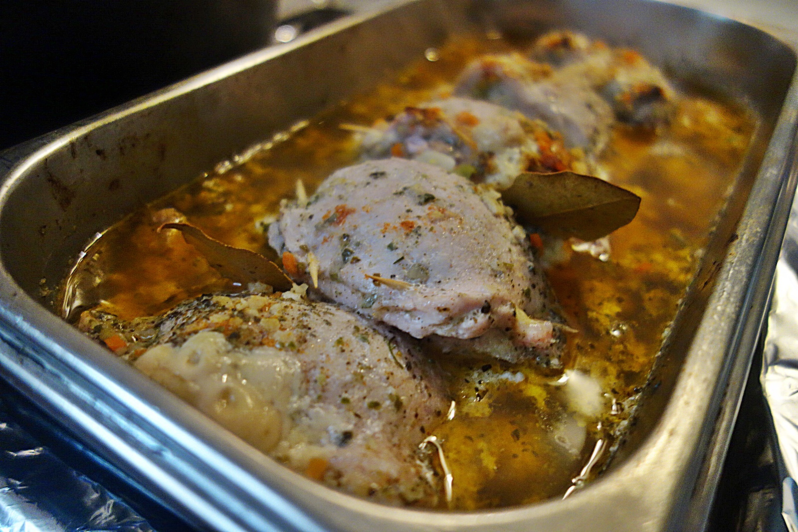 Cotlete de porc umplute cu amestec de legume si kaizer afumat