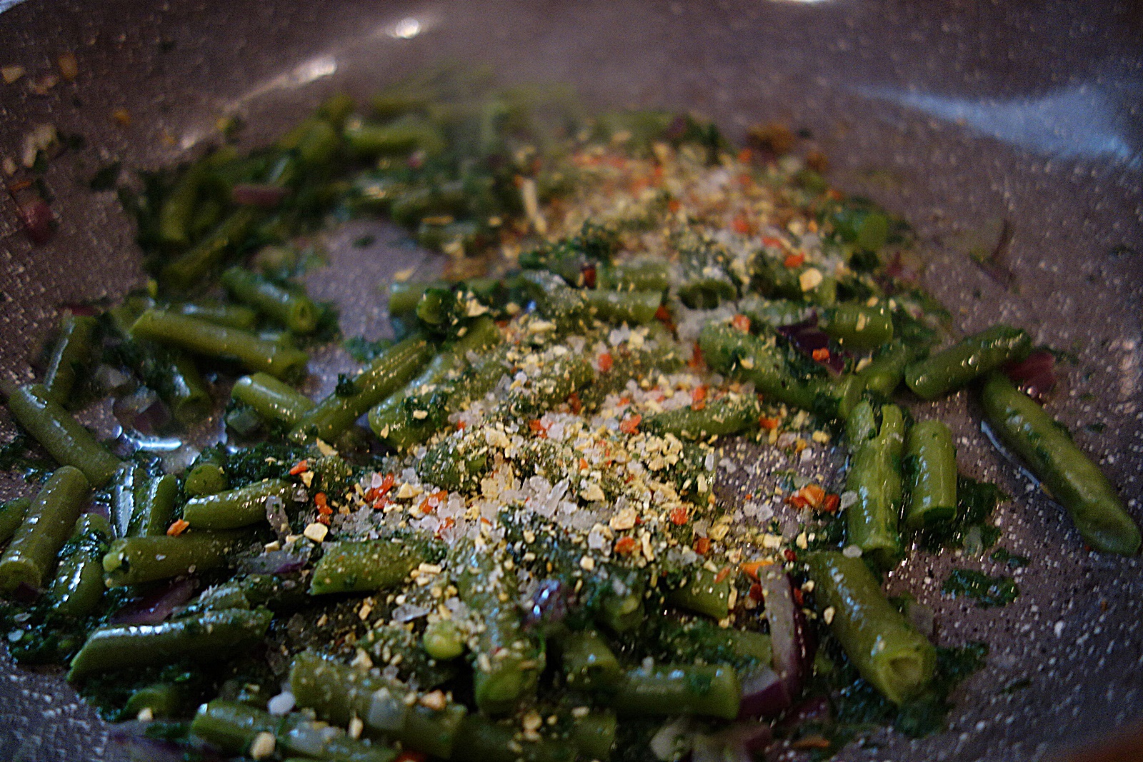 Supa crema de fasole pastai, cu spanac si afumatura