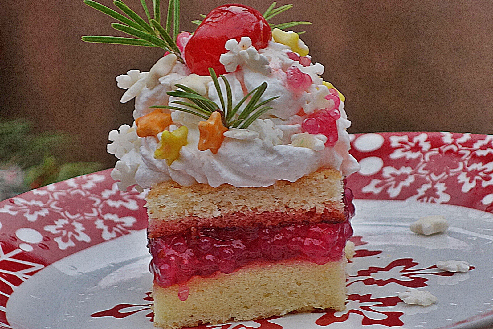 Prajitura cu umplutura de dulceata de cirese si perle de tapioca