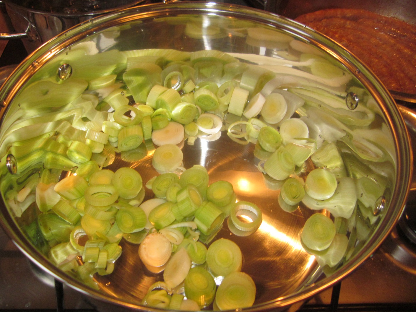 Mâncare de ciuperci pleurotus cu praz