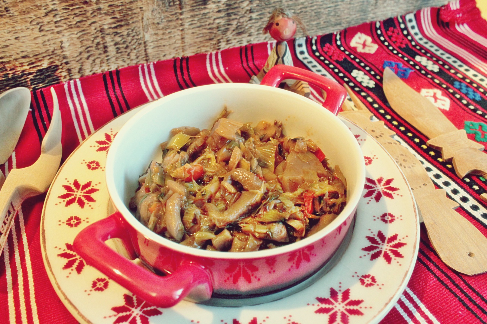 Mâncare de ciuperci pleurotus cu praz