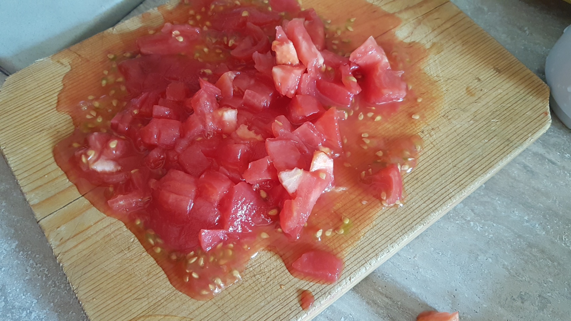 Supa de rosii cu galuste pufoase de gris. Reteta delicioasa si usor de preparat