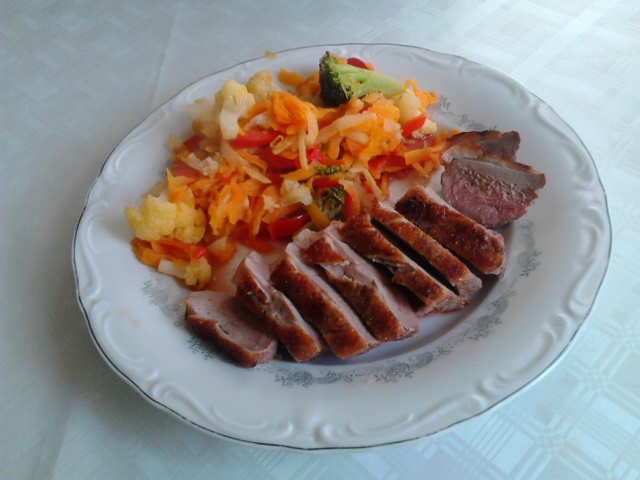 Piept de rata cu legume